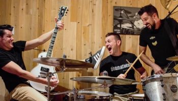 3) 30 Mai - The STRINGS